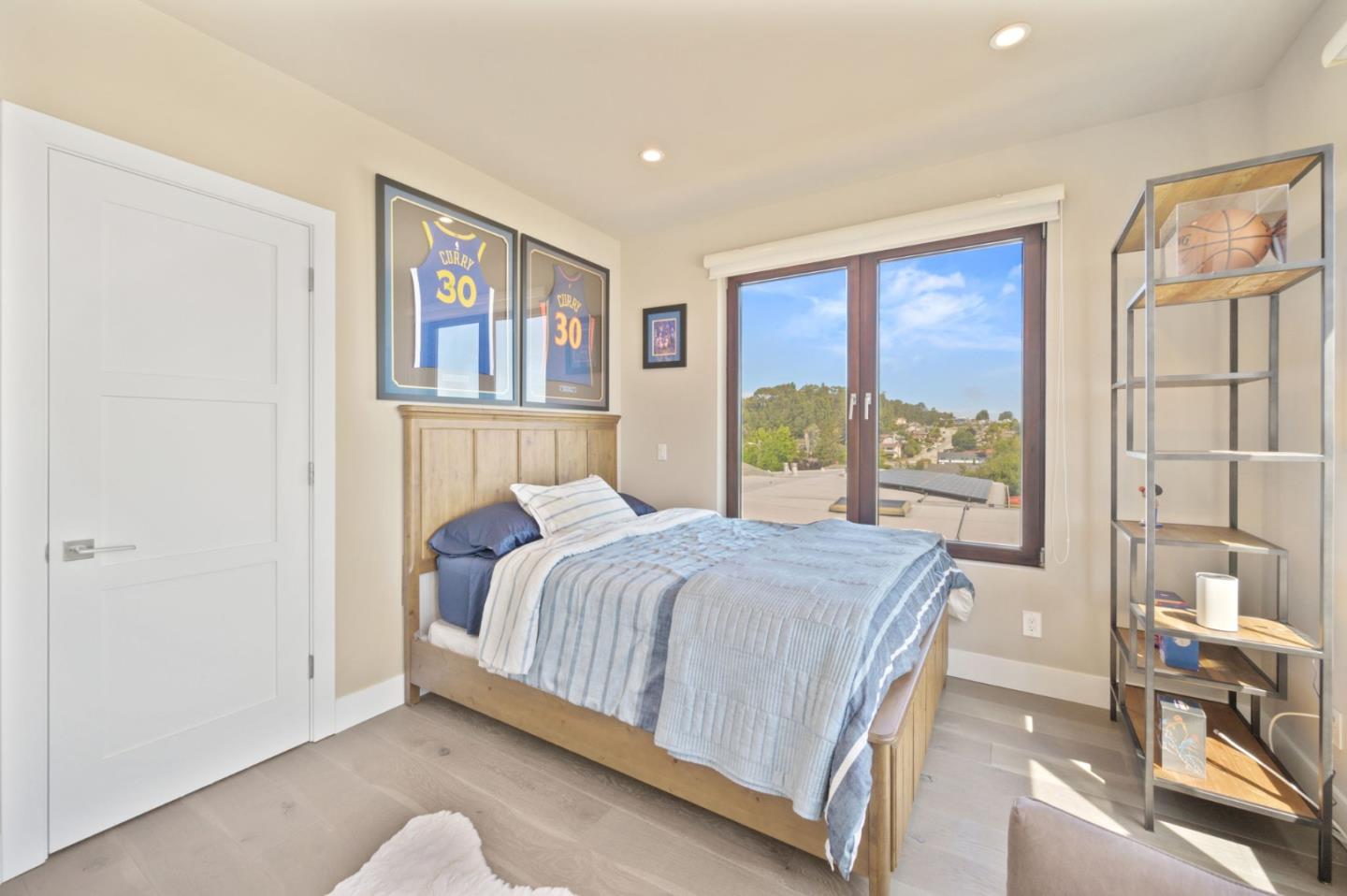 Detail Gallery Image 64 of 111 For 1548 Los Montes Dr, Burlingame,  CA 94010 - 4 Beds | 3/2 Baths