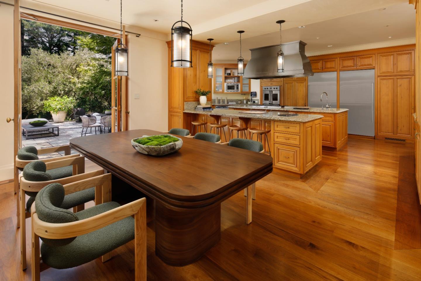 Detail Gallery Image 10 of 32 For 211 Winding Way, Woodside,  CA 94062 - 6 Beds | 6/2 Baths