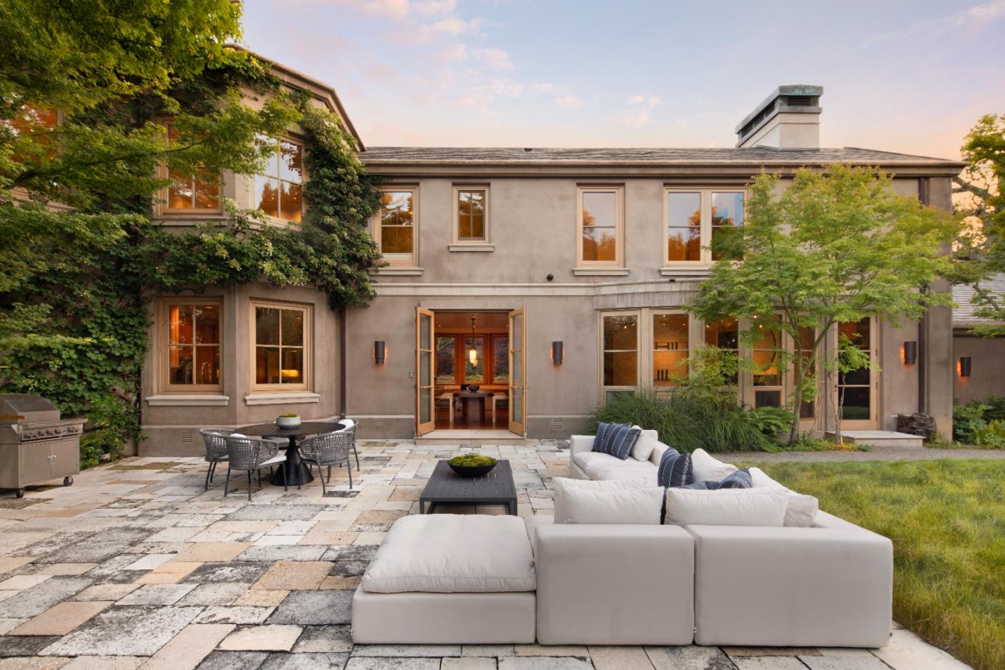 Detail Gallery Image 12 of 32 For 211 Winding Way, Woodside,  CA 94062 - 6 Beds | 6/2 Baths