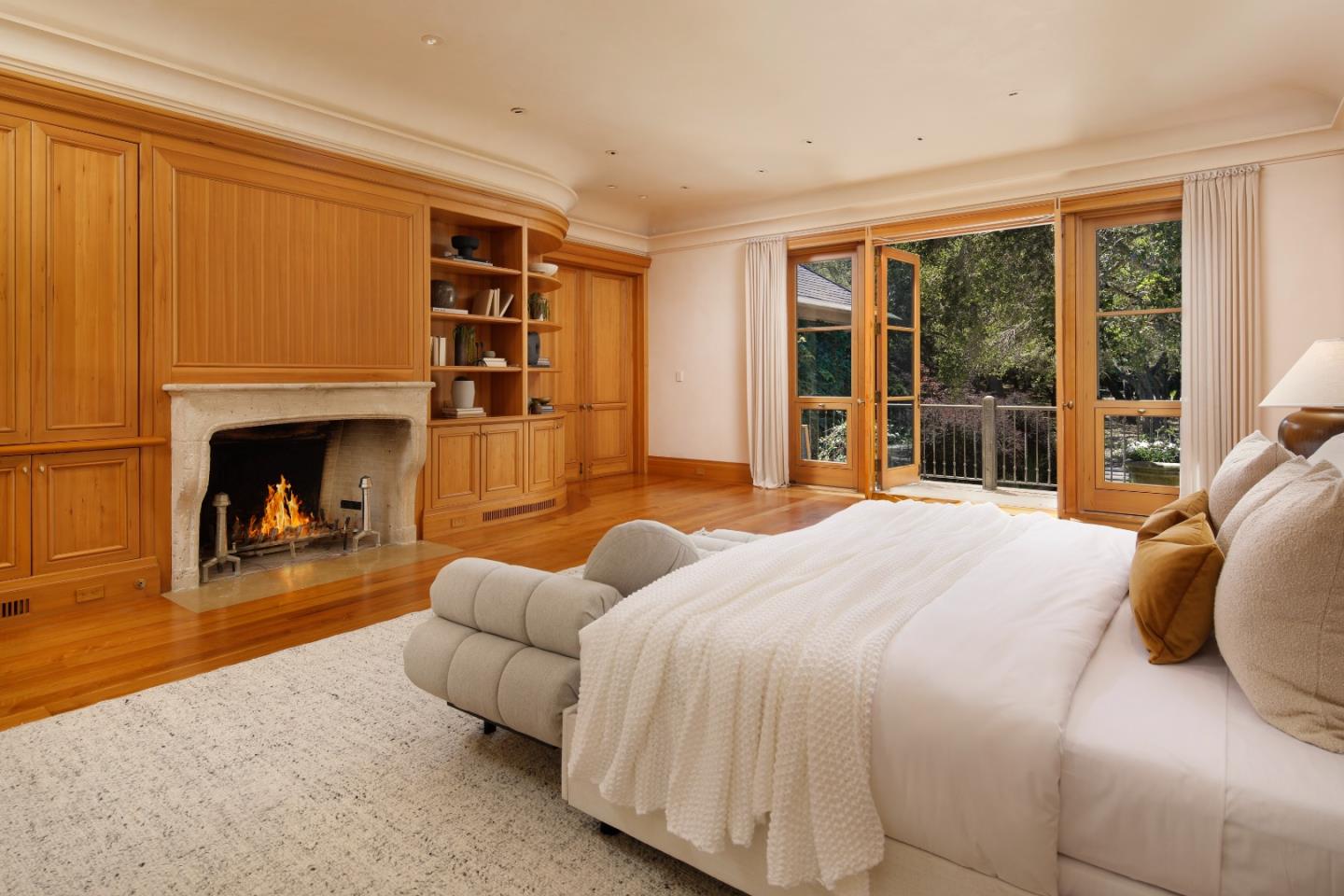 Detail Gallery Image 16 of 32 For 211 Winding Way, Woodside,  CA 94062 - 6 Beds | 6/2 Baths
