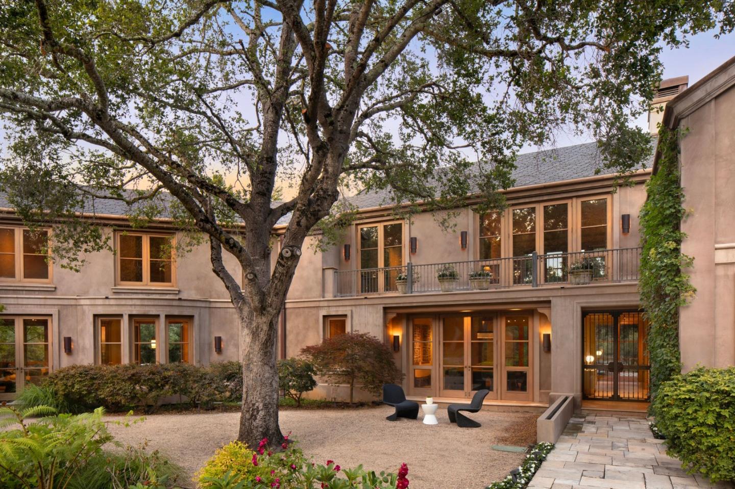 Detail Gallery Image 2 of 32 For 211 Winding Way, Woodside,  CA 94062 - 6 Beds | 6/2 Baths