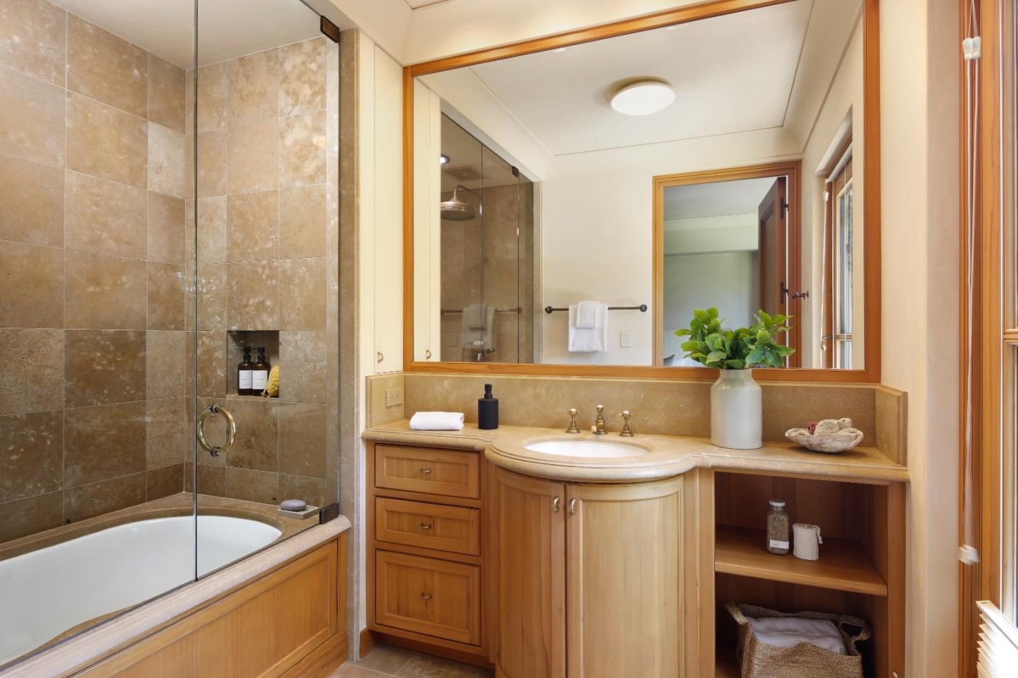 Detail Gallery Image 20 of 32 For 211 Winding Way, Woodside,  CA 94062 - 6 Beds | 6/2 Baths