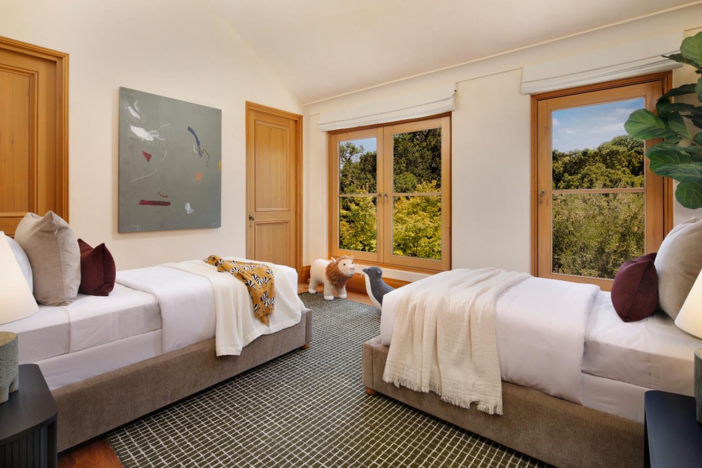 Detail Gallery Image 21 of 32 For 211 Winding Way, Woodside,  CA 94062 - 6 Beds | 6/2 Baths