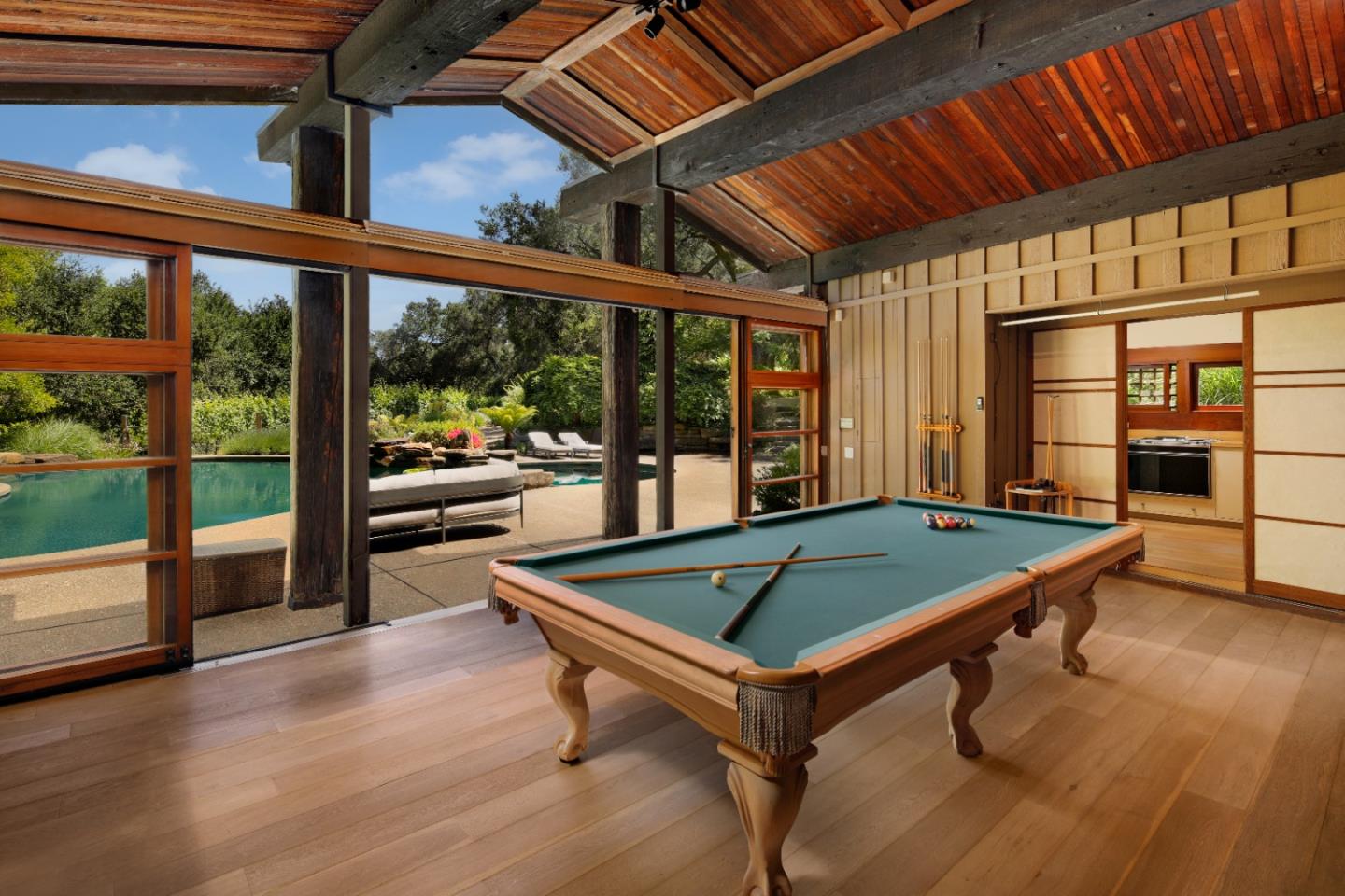 Detail Gallery Image 28 of 32 For 211 Winding Way, Woodside,  CA 94062 - 6 Beds | 6/2 Baths