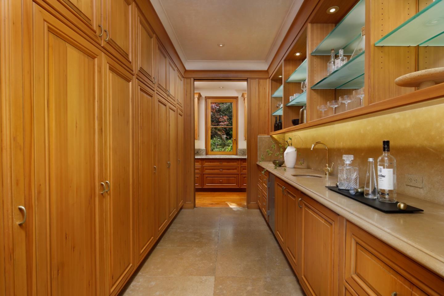 Detail Gallery Image 8 of 32 For 211 Winding Way, Woodside,  CA 94062 - 6 Beds | 6/2 Baths