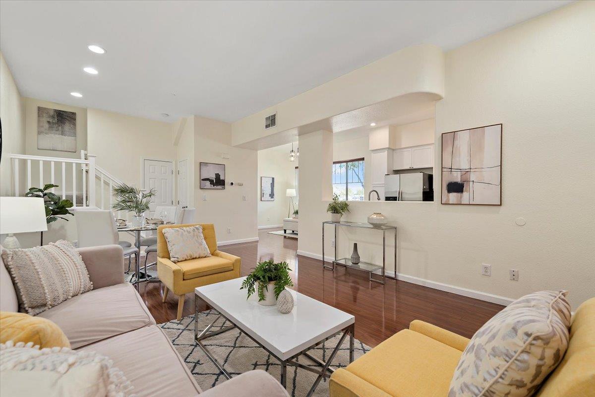 Detail Gallery Image 3 of 29 For 896 Towne Dr, Milpitas,  CA 95035 - 3 Beds | 2/1 Baths