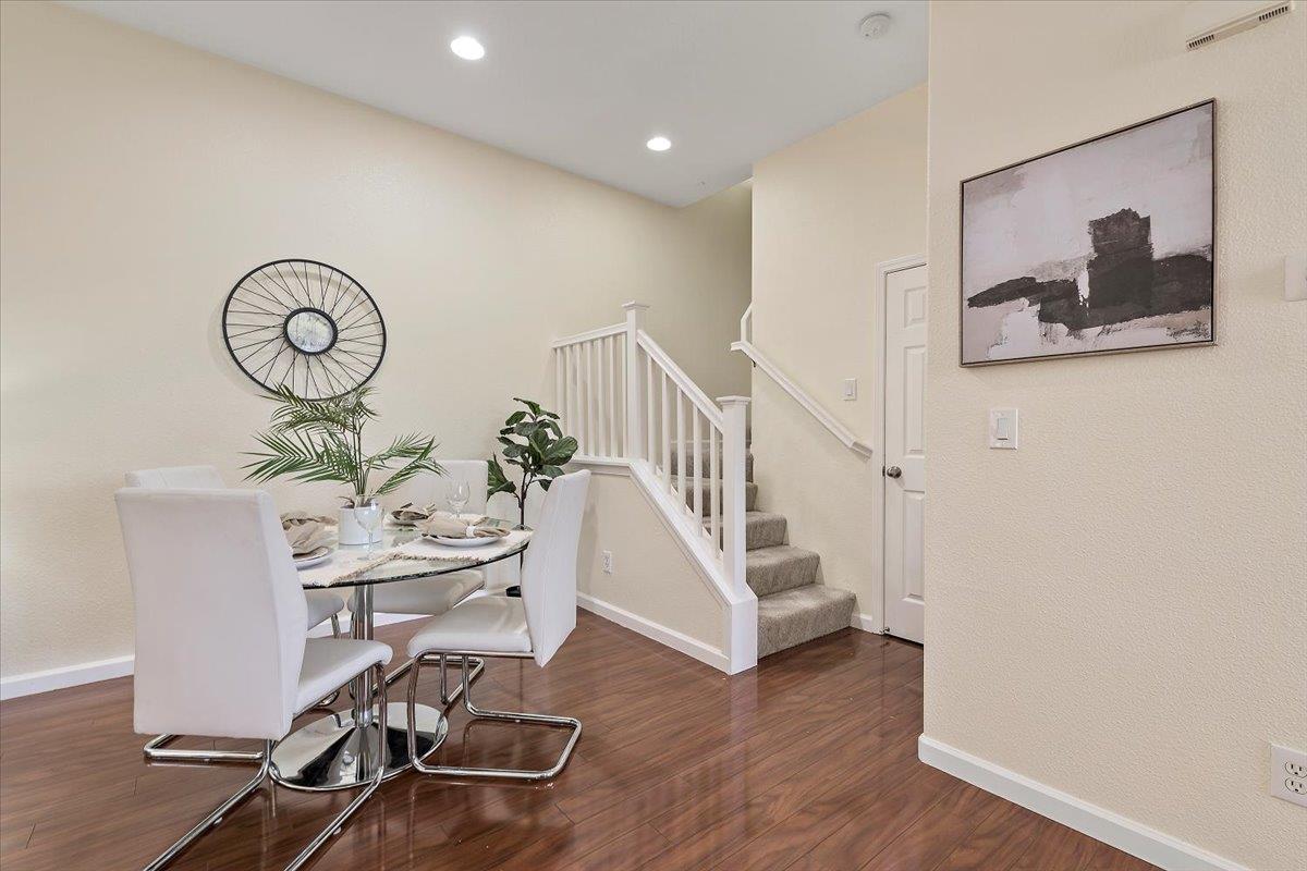 Detail Gallery Image 5 of 29 For 896 Towne Dr, Milpitas,  CA 95035 - 3 Beds | 2/1 Baths
