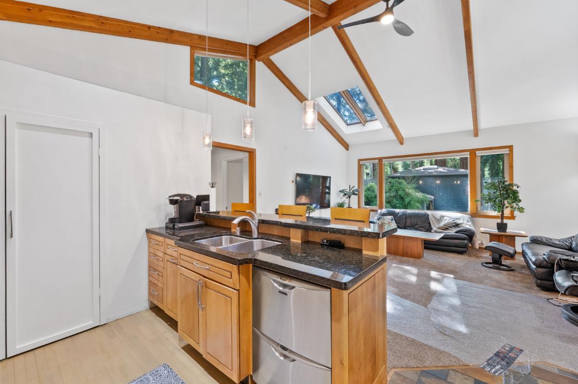 Detail Gallery Image 7 of 29 For 1018 Rambling Rd, Boulder Creek,  CA 95006 - 2 Beds | 1 Baths
