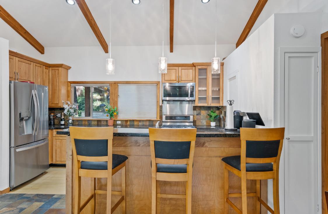 Detail Gallery Image 8 of 29 For 1018 Rambling Rd, Boulder Creek,  CA 95006 - 2 Beds | 1 Baths