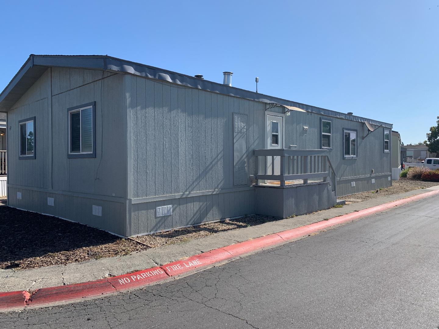 Detail Gallery Image 3 of 25 For 42 Erma Ln #42,  Davis,  CA 95618 - 3 Beds | 2 Baths