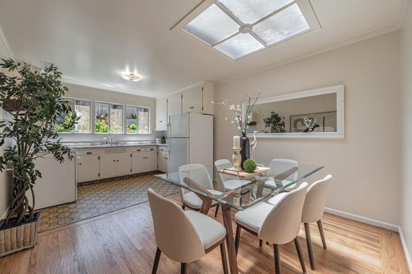 Detail Gallery Image 10 of 26 For 319 Sweeny St, San Francisco,  CA 94134 - 3 Beds | 1 Baths