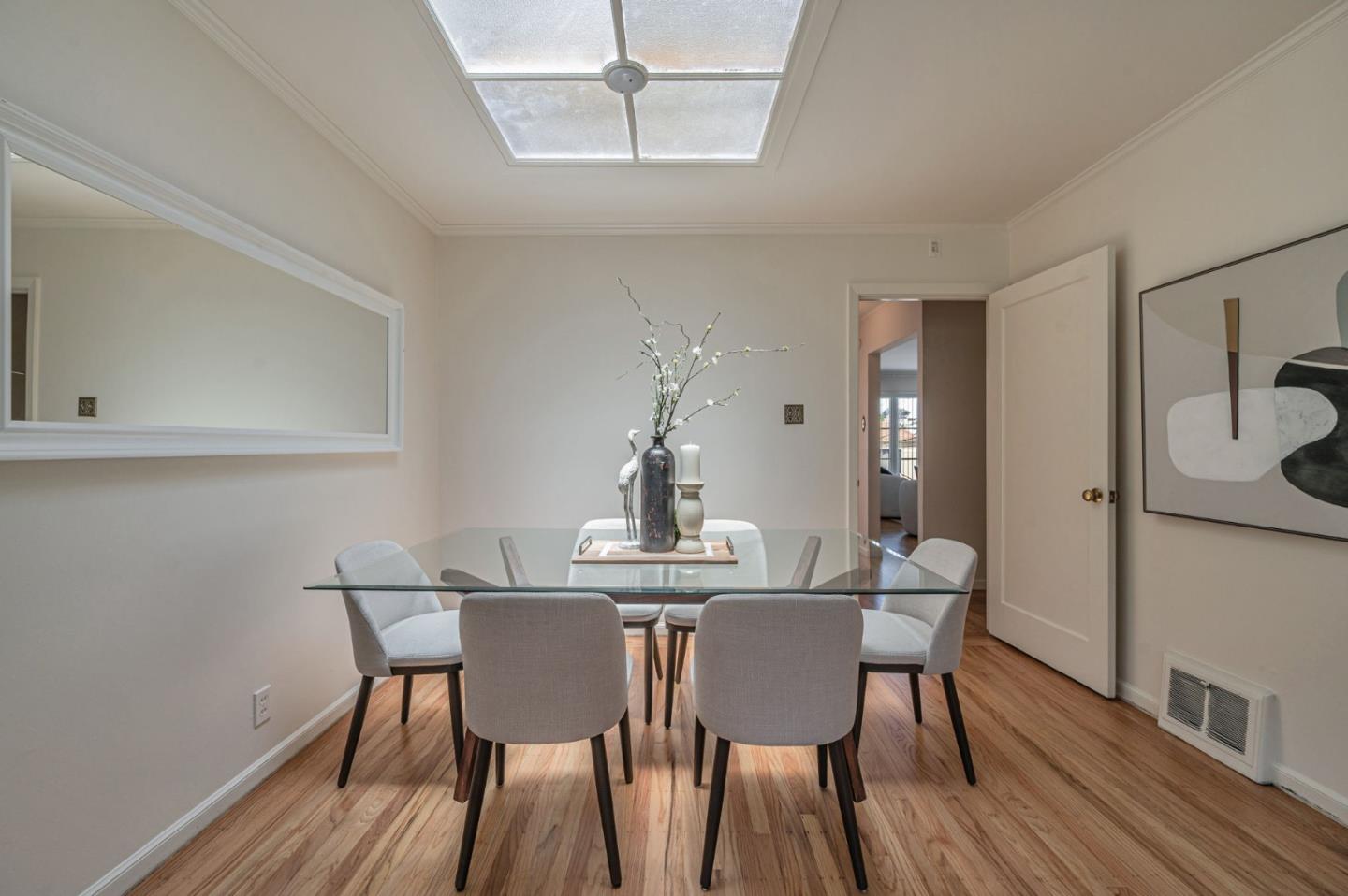 Detail Gallery Image 11 of 26 For 319 Sweeny St, San Francisco,  CA 94134 - 3 Beds | 1 Baths