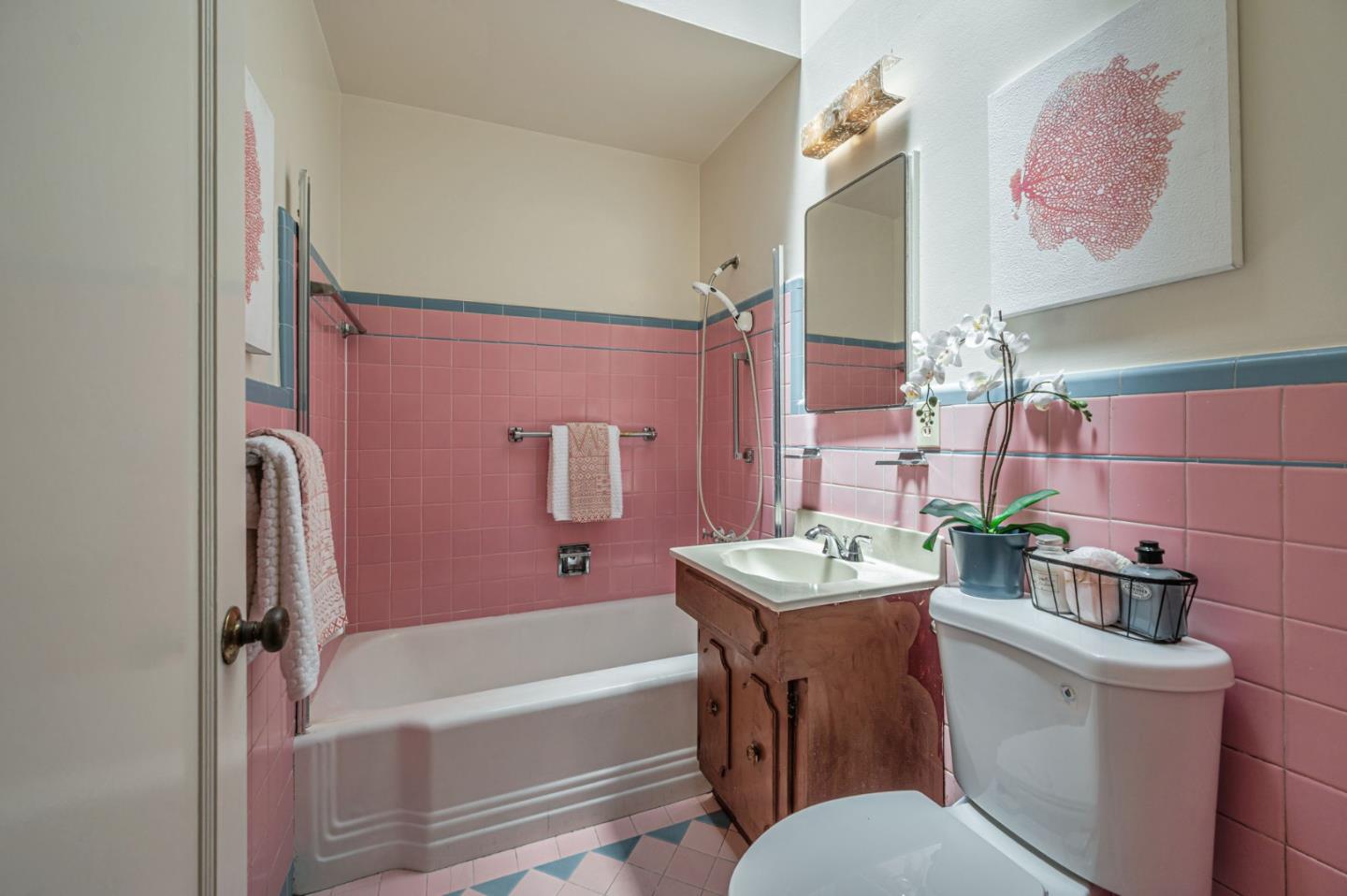 Detail Gallery Image 17 of 26 For 319 Sweeny St, San Francisco,  CA 94134 - 3 Beds | 1 Baths