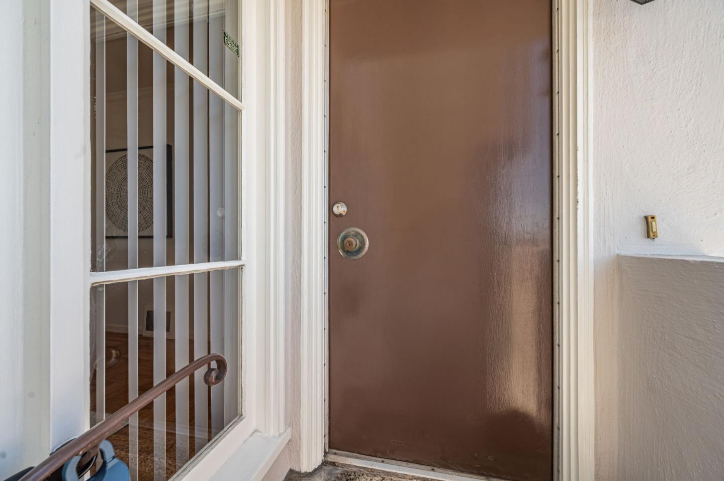 Detail Gallery Image 3 of 26 For 319 Sweeny St, San Francisco,  CA 94134 - 3 Beds | 1 Baths