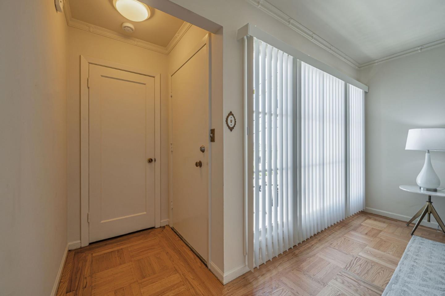 Detail Gallery Image 5 of 26 For 319 Sweeny St, San Francisco,  CA 94134 - 3 Beds | 1 Baths