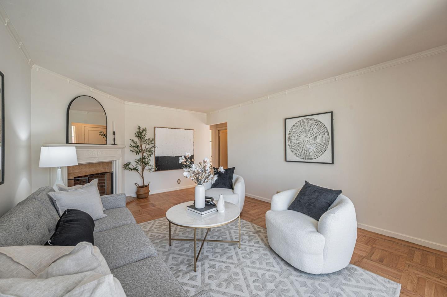 Detail Gallery Image 7 of 26 For 319 Sweeny St, San Francisco,  CA 94134 - 3 Beds | 1 Baths