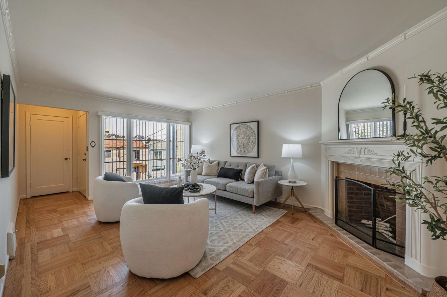 Detail Gallery Image 8 of 26 For 319 Sweeny St, San Francisco,  CA 94134 - 3 Beds | 1 Baths
