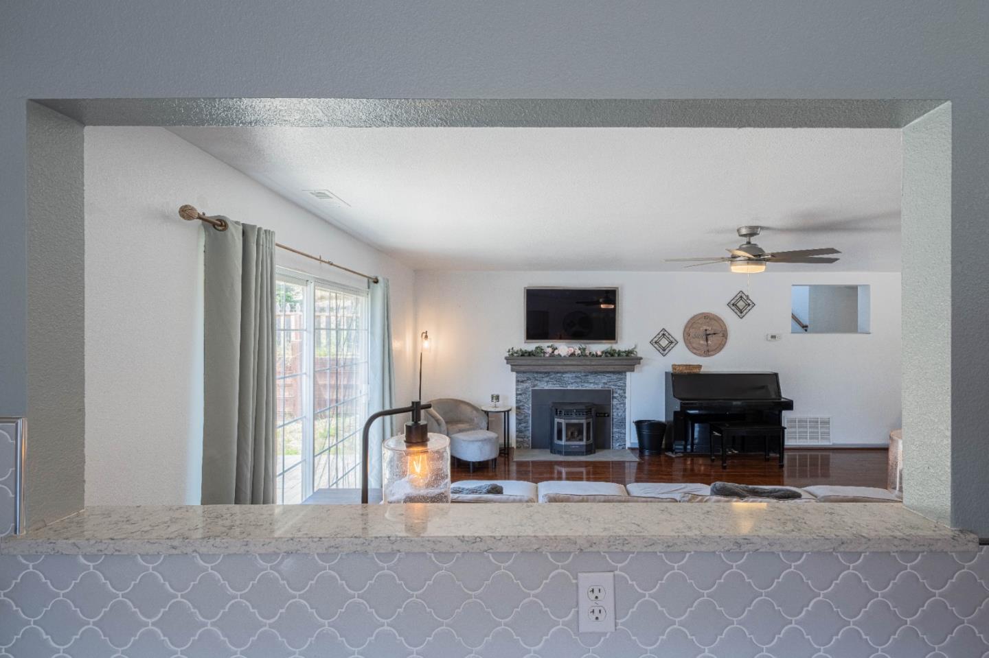 Detail Gallery Image 17 of 42 For 143 Tucker Rd, Royal Oaks,  CA 95076 - 3 Beds | 2/1 Baths