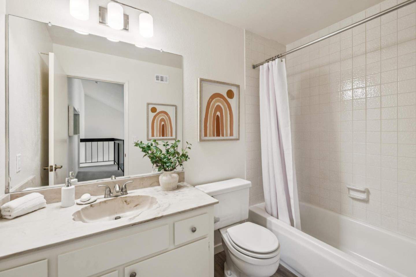 Detail Gallery Image 14 of 21 For 756 Davit Ln, Redwood City,  CA 94065 - 4 Beds | 2/1 Baths