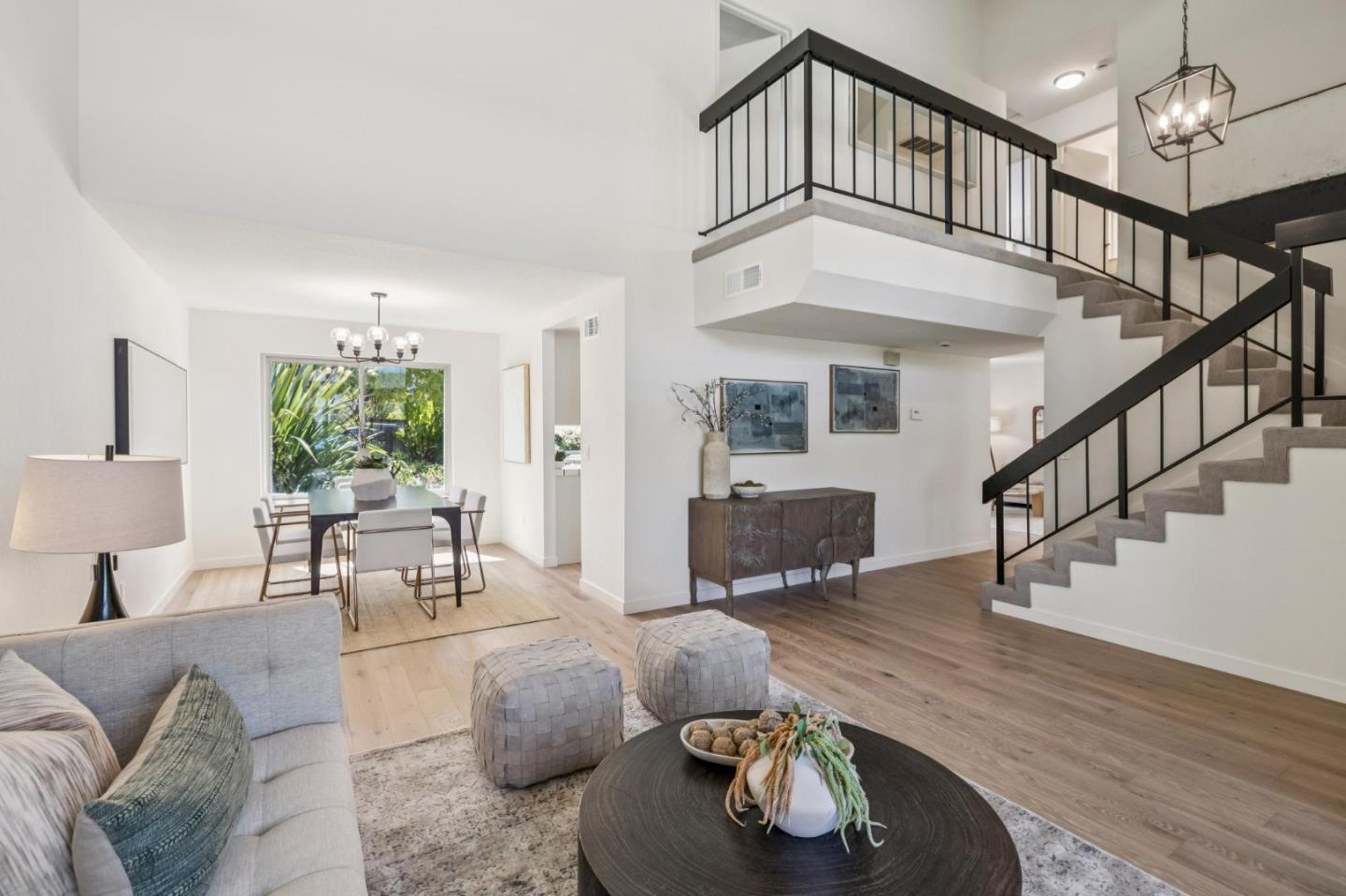 Detail Gallery Image 3 of 21 For 756 Davit Ln, Redwood City,  CA 94065 - 4 Beds | 2/1 Baths
