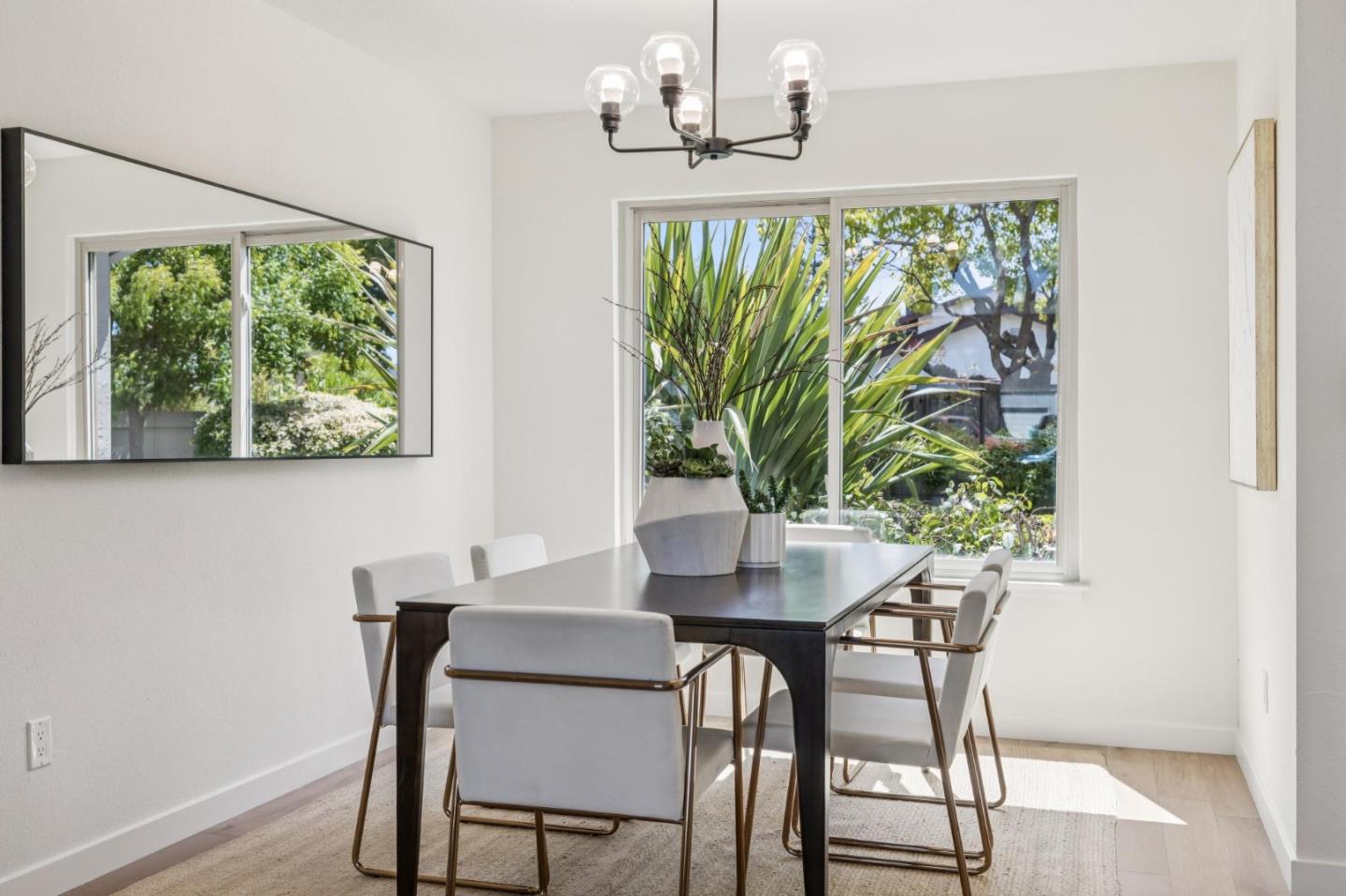 Detail Gallery Image 5 of 21 For 756 Davit Ln, Redwood City,  CA 94065 - 4 Beds | 2/1 Baths