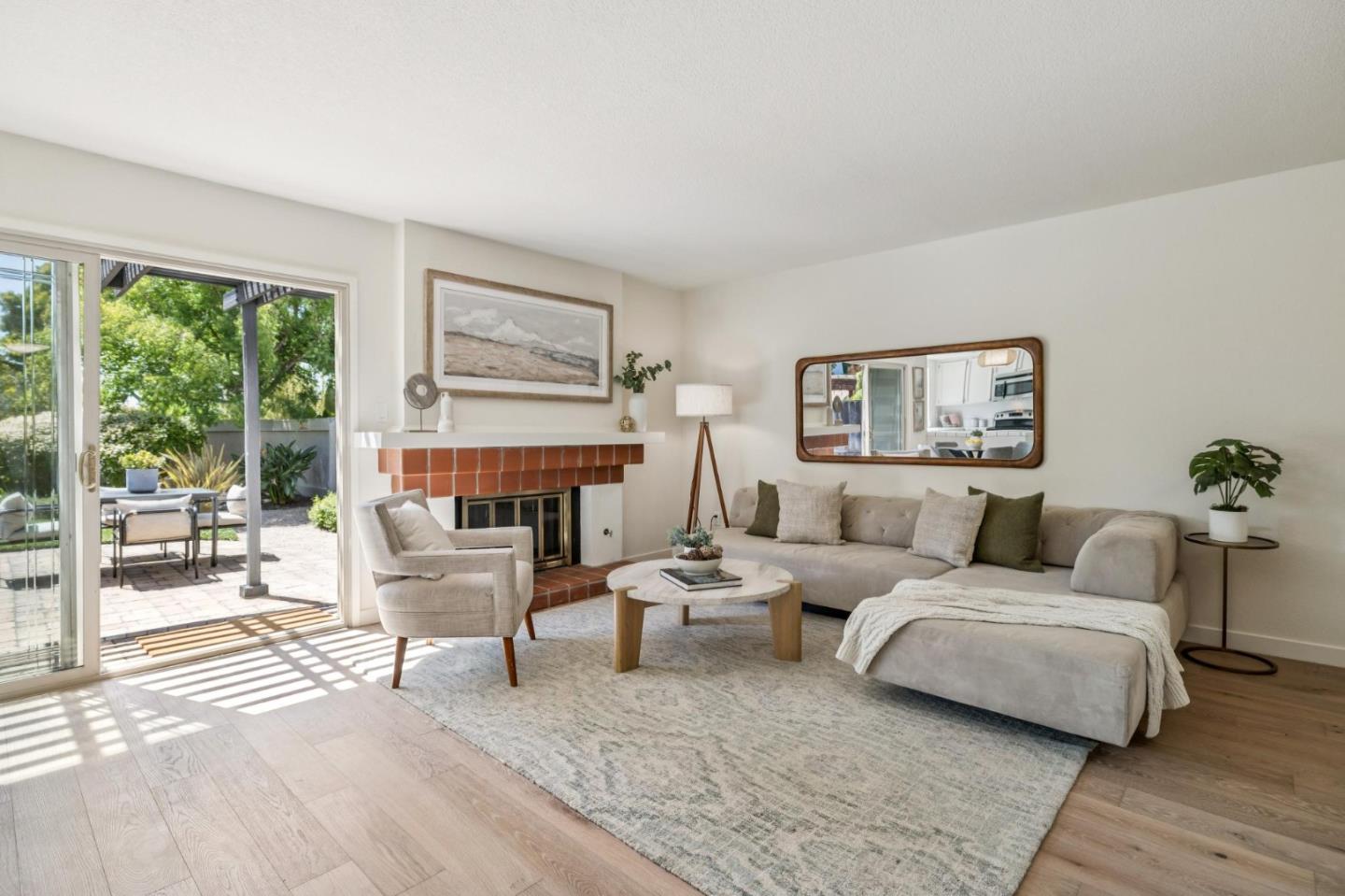 Detail Gallery Image 7 of 21 For 756 Davit Ln, Redwood City,  CA 94065 - 4 Beds | 2/1 Baths