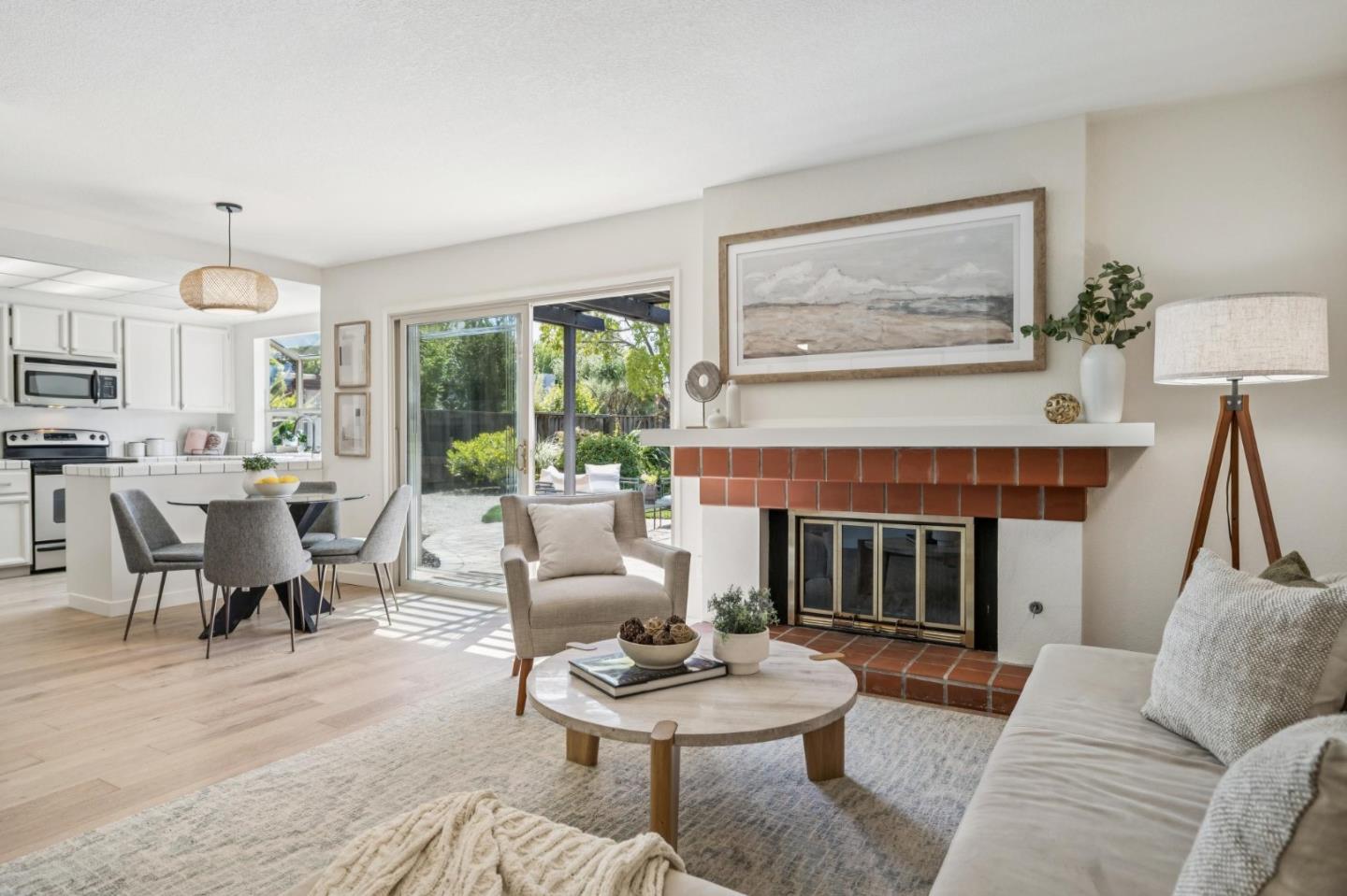 Detail Gallery Image 8 of 21 For 756 Davit Ln, Redwood City,  CA 94065 - 4 Beds | 2/1 Baths