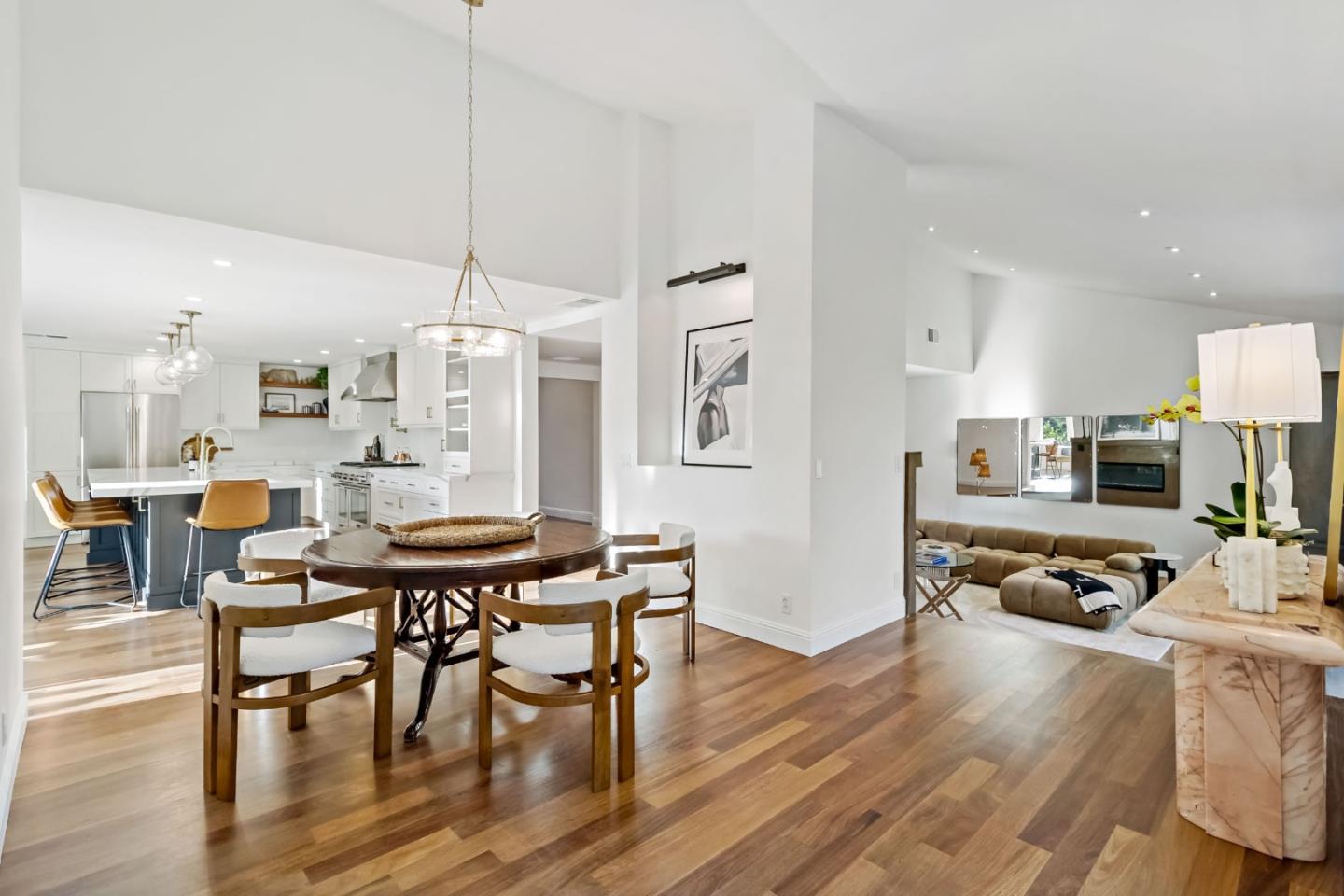 Detail Gallery Image 14 of 70 For 10 Bennett Rd, Redwood City,  CA 94062 - 4 Beds | 4 Baths