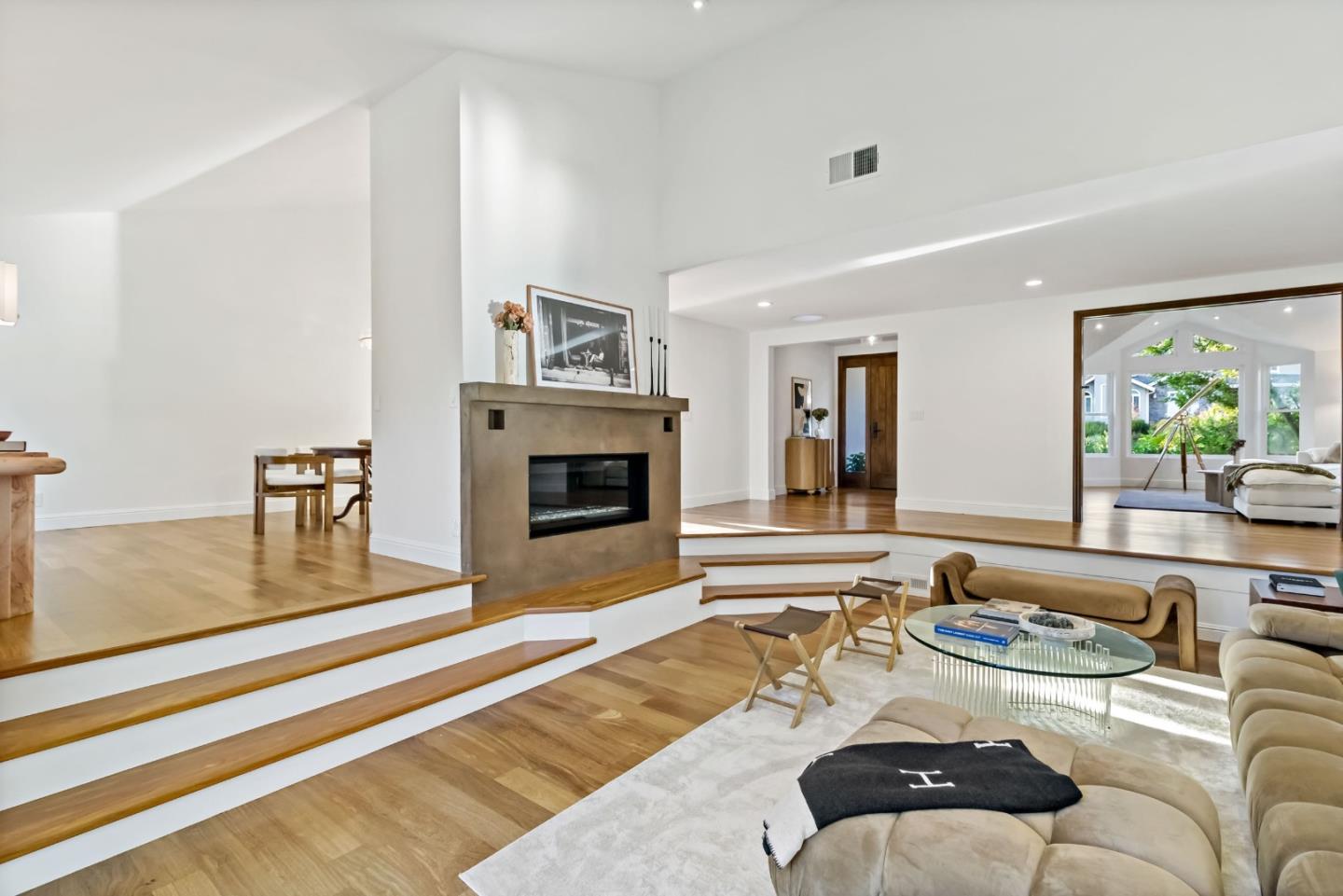 Detail Gallery Image 17 of 70 For 10 Bennett Rd, Redwood City,  CA 94062 - 4 Beds | 4 Baths