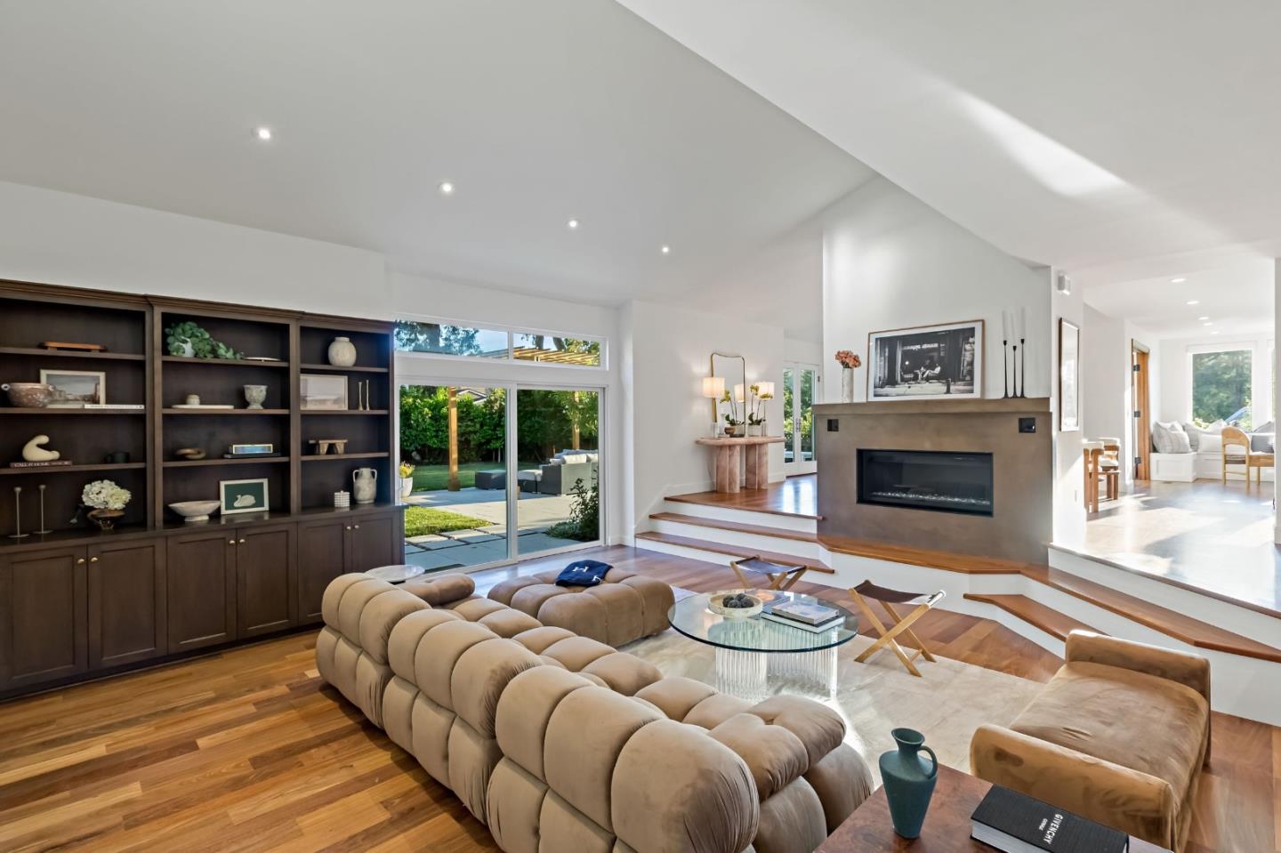 Detail Gallery Image 19 of 70 For 10 Bennett Rd, Redwood City,  CA 94062 - 4 Beds | 4 Baths