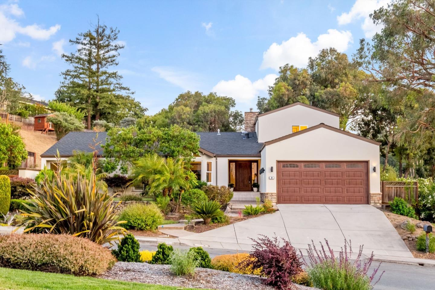 Detail Gallery Image 2 of 70 For 10 Bennett Rd, Redwood City,  CA 94062 - 4 Beds | 4 Baths