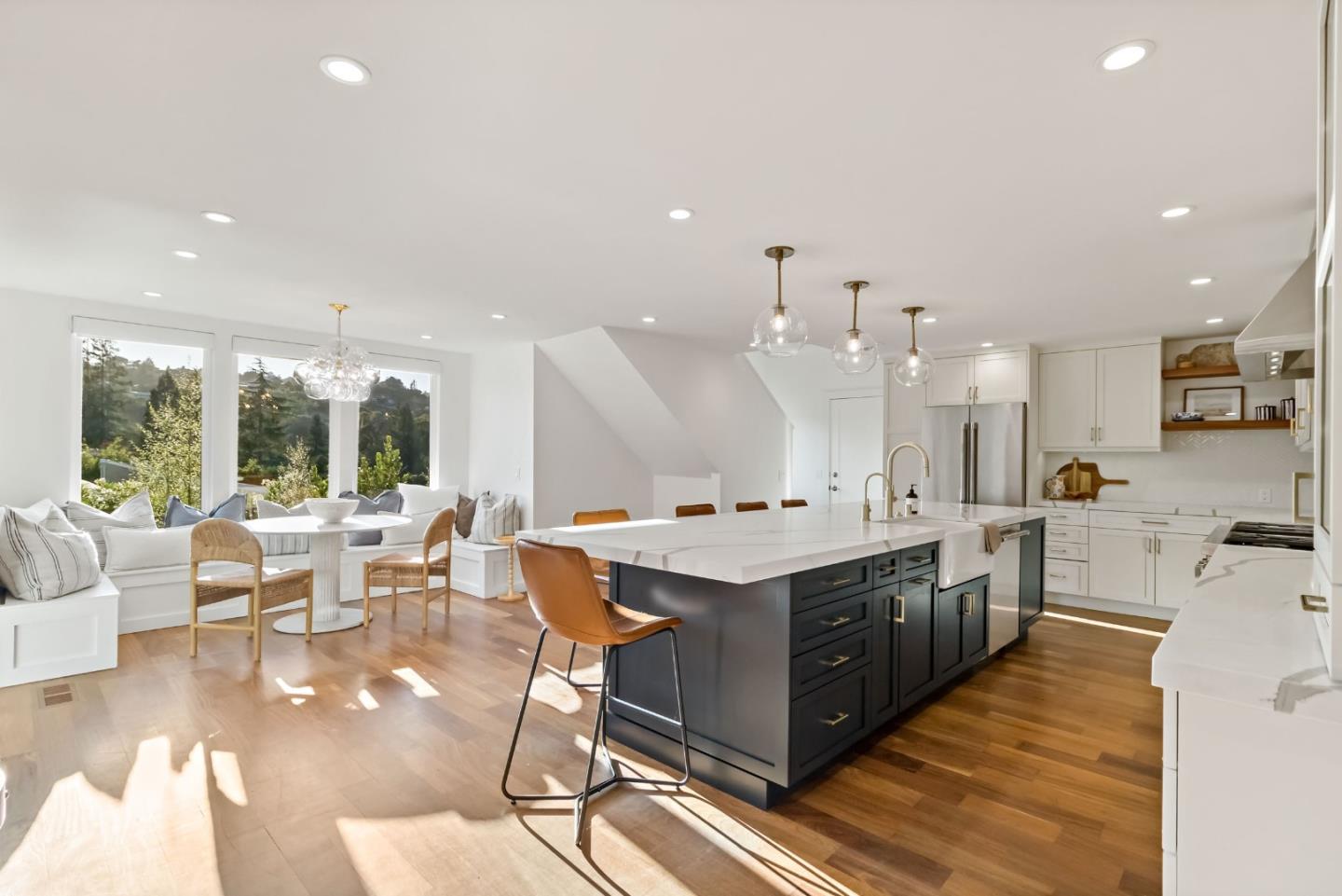 Detail Gallery Image 25 of 70 For 10 Bennett Rd, Redwood City,  CA 94062 - 4 Beds | 4 Baths