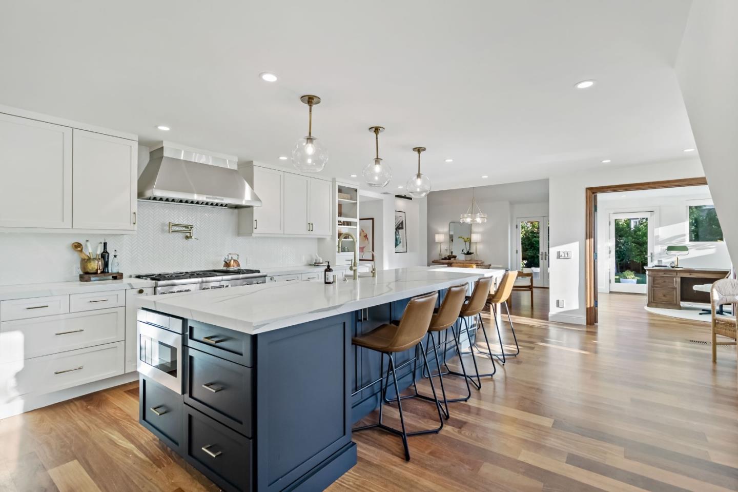 Detail Gallery Image 26 of 70 For 10 Bennett Rd, Redwood City,  CA 94062 - 4 Beds | 4 Baths