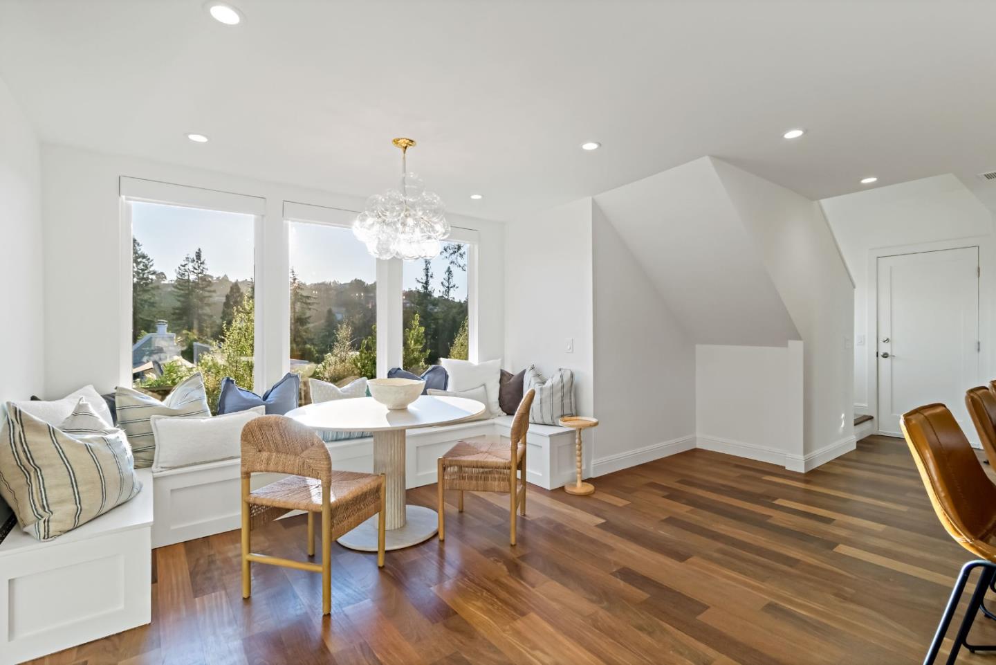 Detail Gallery Image 33 of 70 For 10 Bennett Rd, Redwood City,  CA 94062 - 4 Beds | 4 Baths