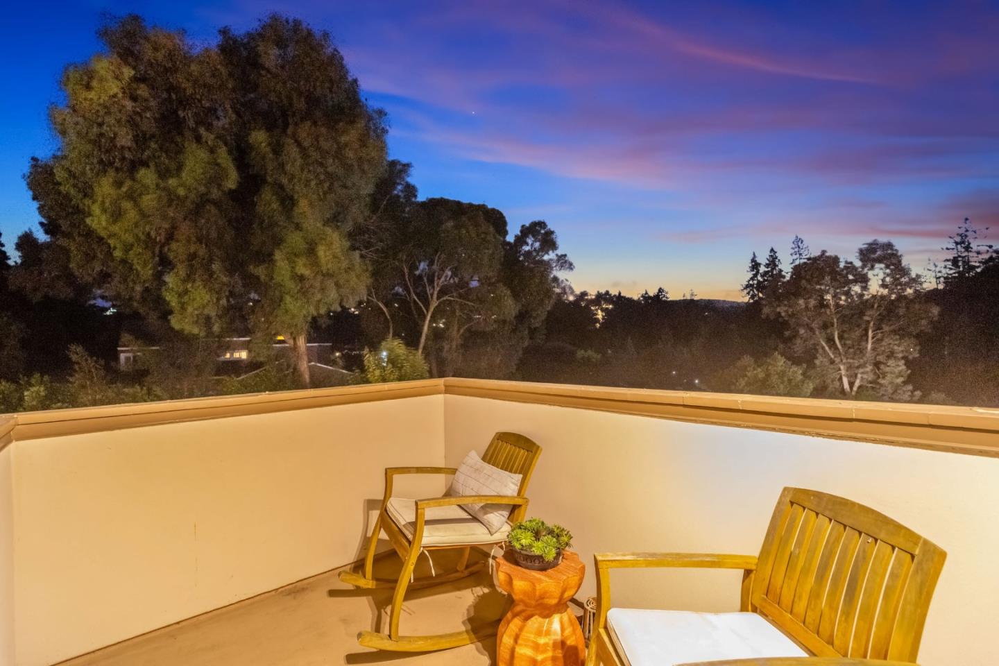 Detail Gallery Image 64 of 70 For 10 Bennett Rd, Redwood City,  CA 94062 - 4 Beds | 4 Baths