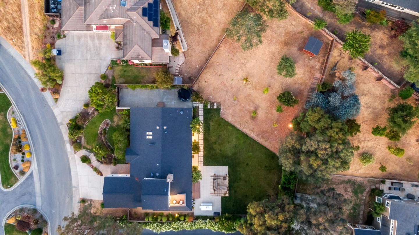 Detail Gallery Image 65 of 70 For 10 Bennett Rd, Redwood City,  CA 94062 - 4 Beds | 4 Baths