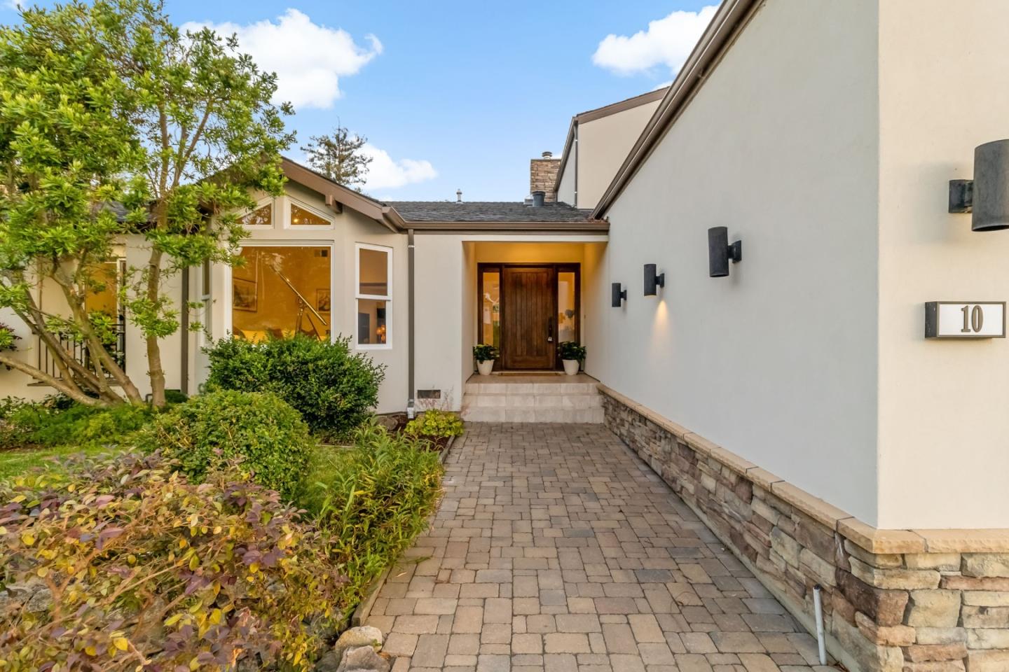 Detail Gallery Image 9 of 70 For 10 Bennett Rd, Redwood City,  CA 94062 - 4 Beds | 4 Baths