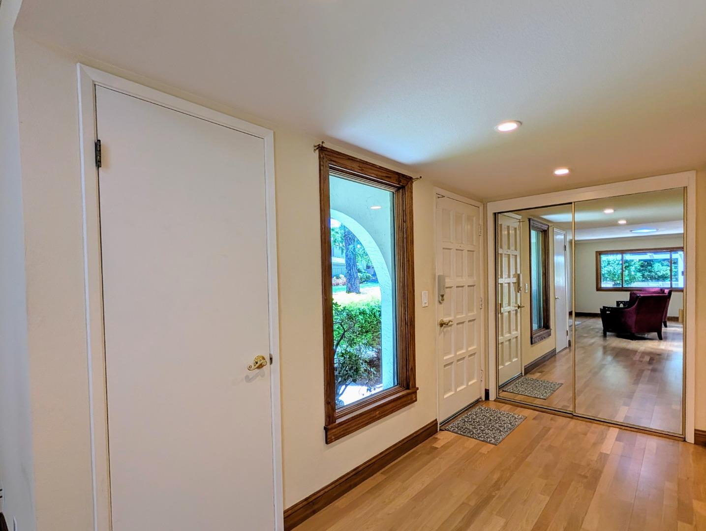 Detail Gallery Image 4 of 32 For 5185 Cribari Hls, San Jose,  CA 95135 - 2 Beds | 2 Baths