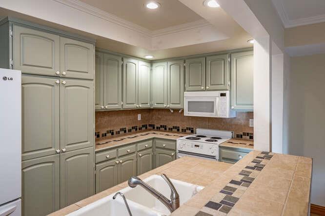 Detail Gallery Image 8 of 32 For 5185 Cribari Hls, San Jose,  CA 95135 - 2 Beds | 2 Baths