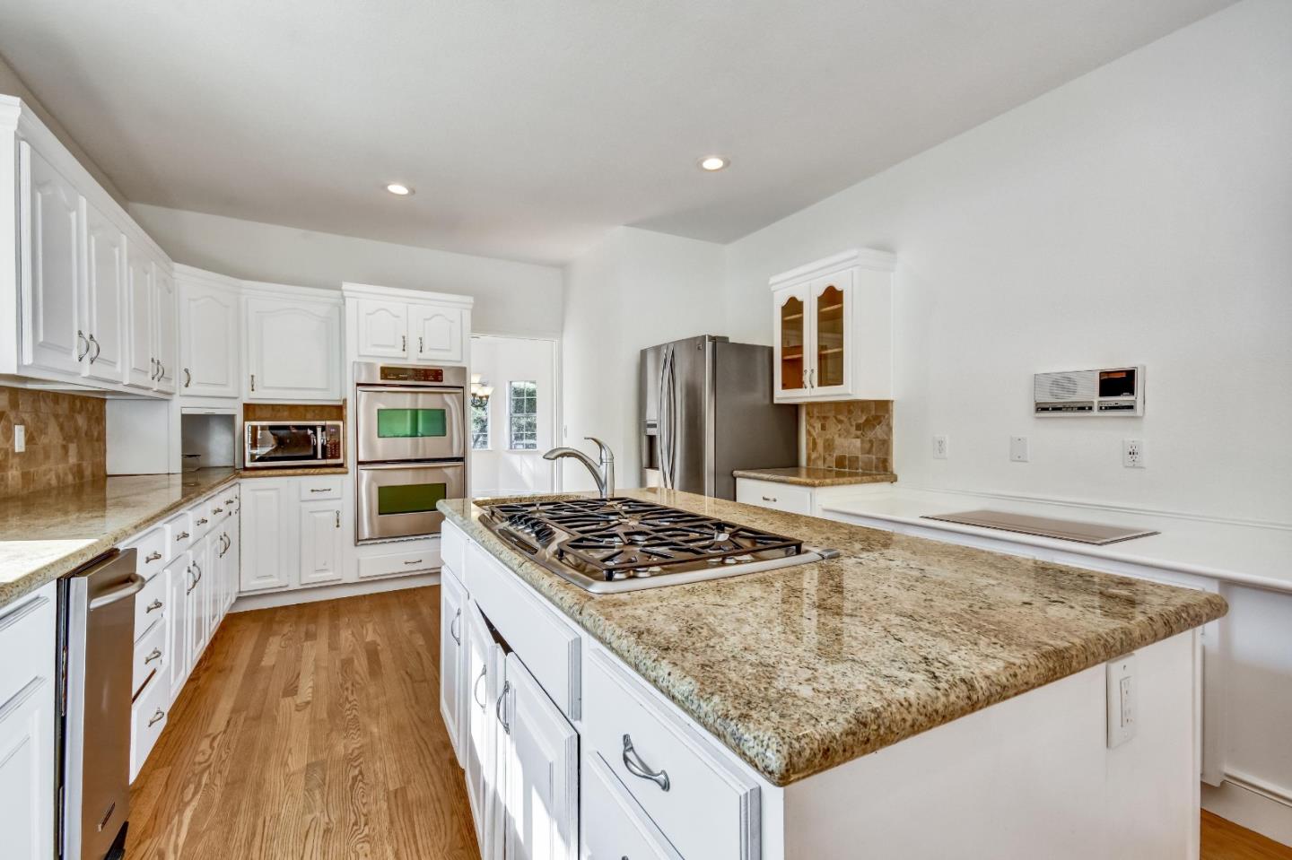 Detail Gallery Image 10 of 62 For 2295 Mcdonald Ln, Morgan Hill,  CA 95037 - 6 Beds | 4/2 Baths
