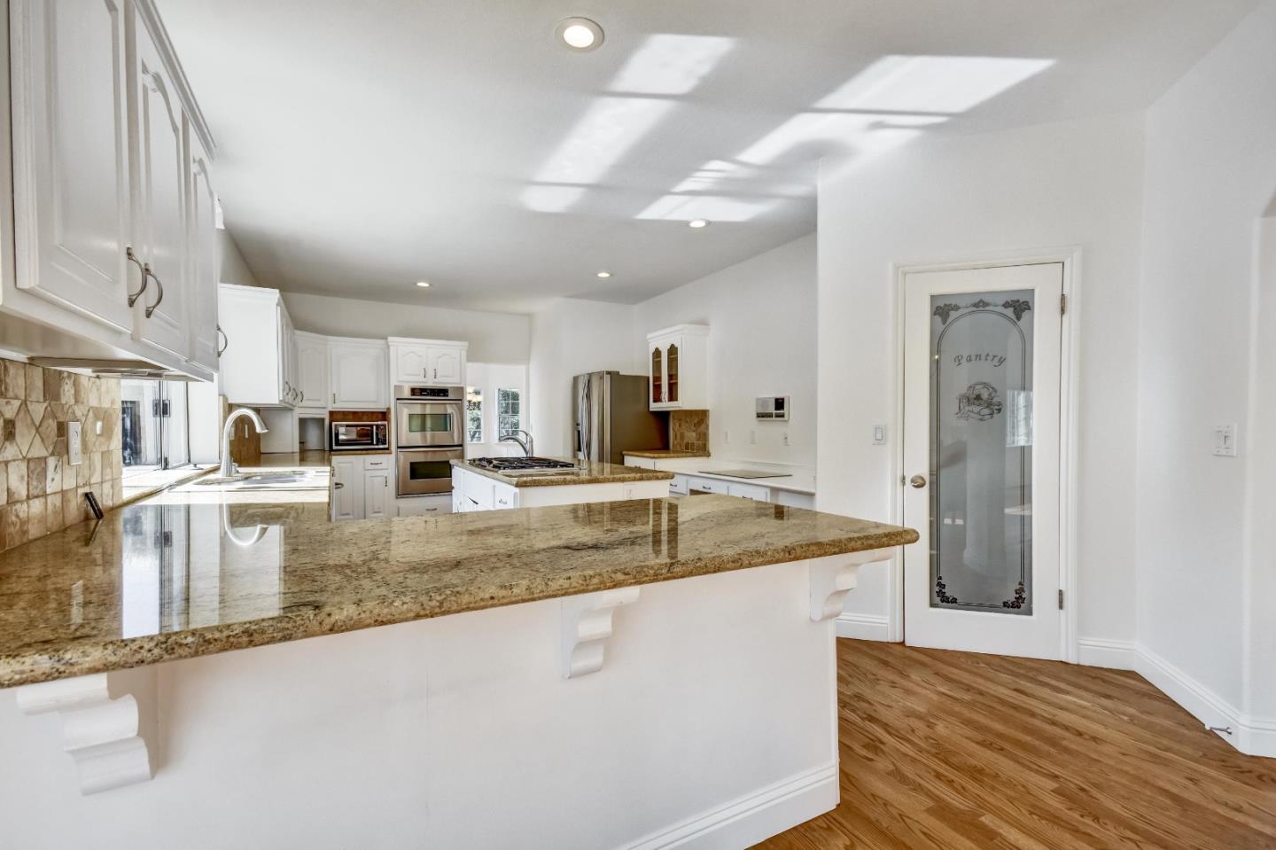 Detail Gallery Image 11 of 62 For 2295 Mcdonald Ln, Morgan Hill,  CA 95037 - 6 Beds | 4/2 Baths