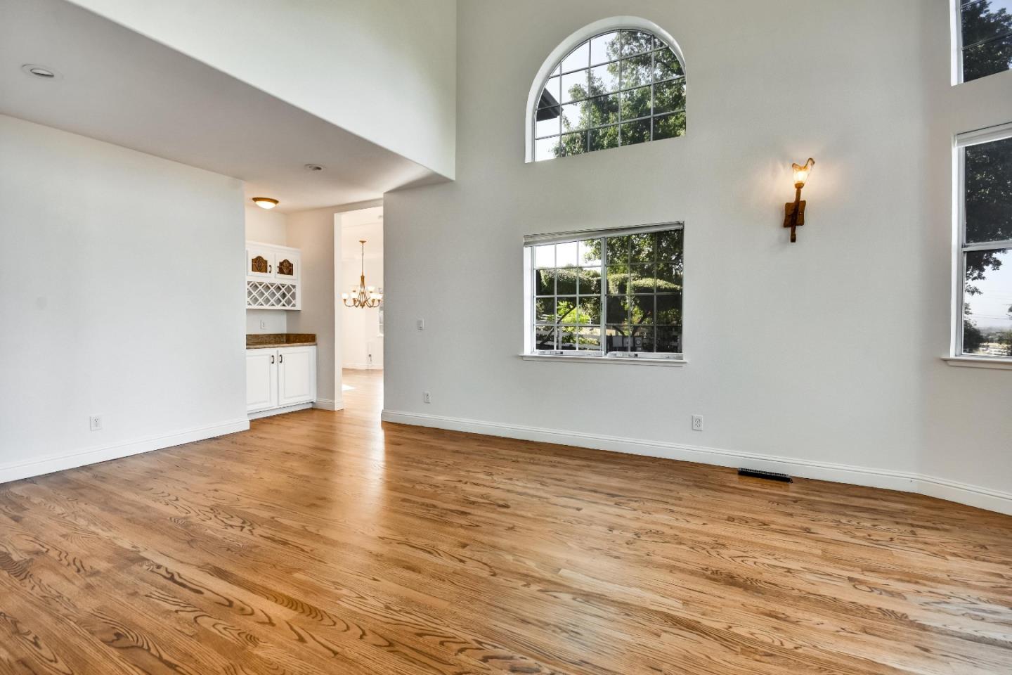 Detail Gallery Image 4 of 62 For 2295 Mcdonald Ln, Morgan Hill,  CA 95037 - 6 Beds | 4/2 Baths
