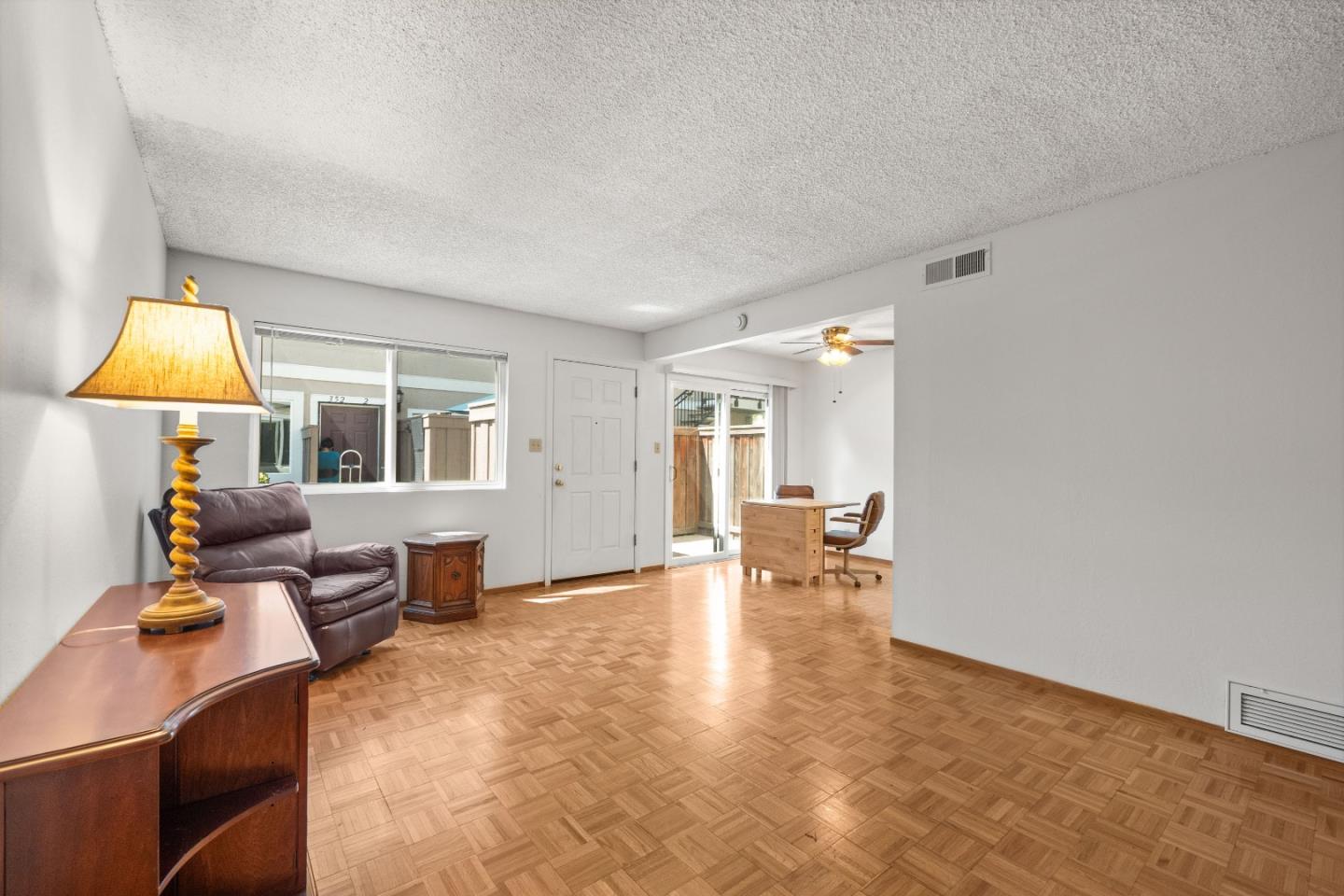 Detail Gallery Image 4 of 17 For 366 San Petra Ct #2,  Milpitas,  CA 95035 - 2 Beds | 1 Baths