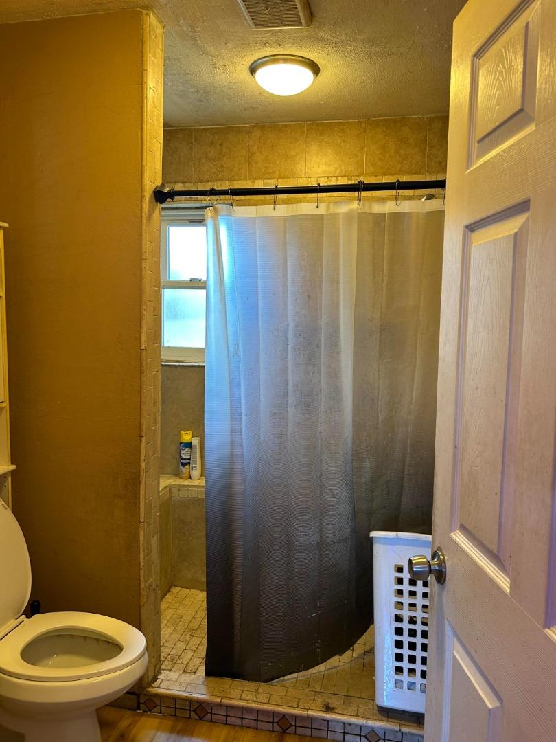 Detail Gallery Image 13 of 18 For 1854 De Ovan Ave, Stockton,  CA 95204 - 4 Beds | 2 Baths