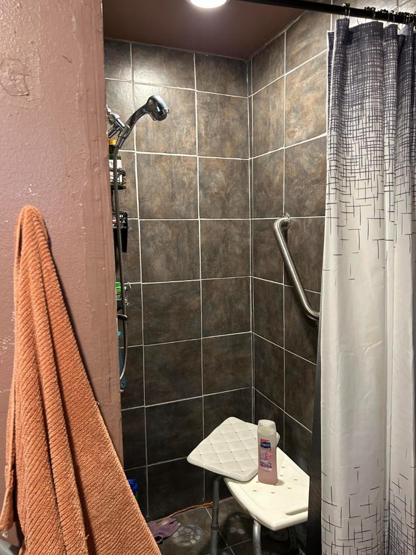 Detail Gallery Image 15 of 18 For 1854 De Ovan Ave, Stockton,  CA 95204 - 4 Beds | 2 Baths