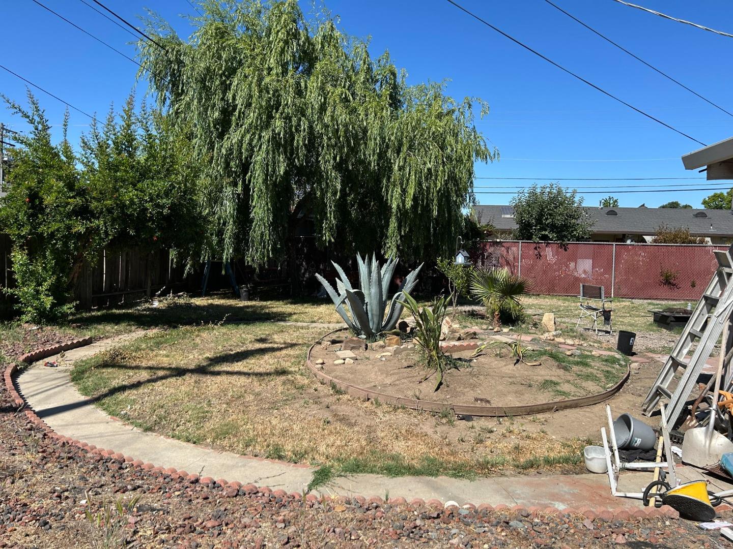 Detail Gallery Image 18 of 18 For 1854 De Ovan Ave, Stockton,  CA 95204 - 4 Beds | 2 Baths