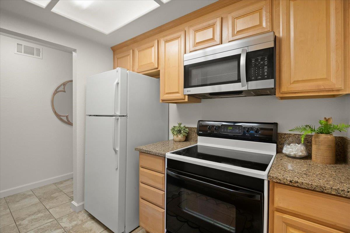 Detail Gallery Image 16 of 26 For 3346 Shadow Park Pl, San Jose,  CA 95121 - 2 Beds | 1 Baths