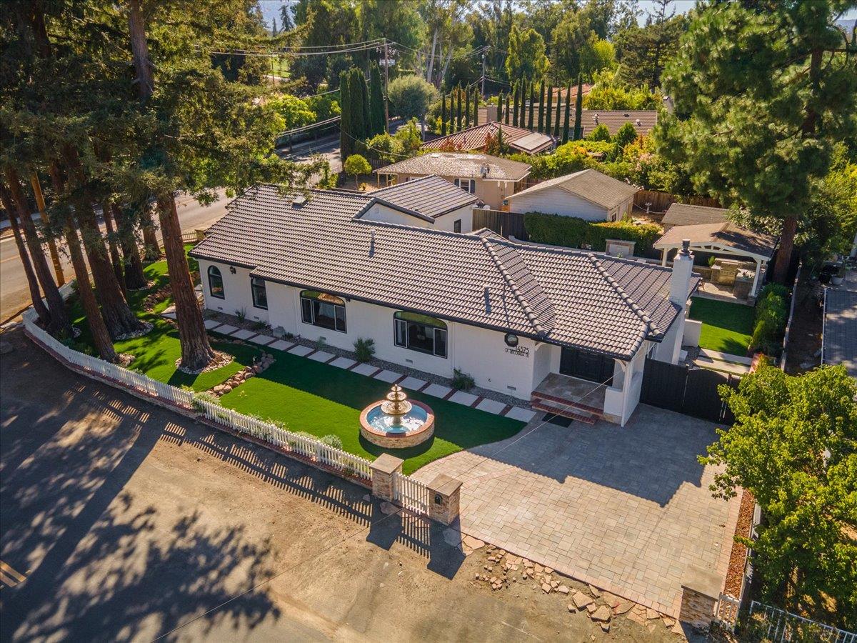 Detail Gallery Image 10 of 53 For 14375 La Rinconada Dr, Los Gatos,  CA 95032 - 4 Beds | 2/1 Baths