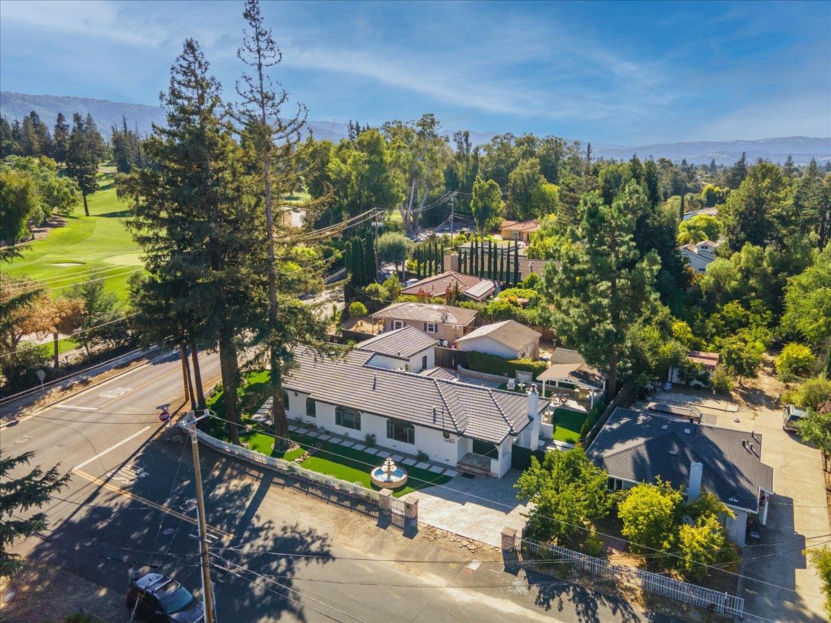 Detail Gallery Image 11 of 53 For 14375 La Rinconada Dr, Los Gatos,  CA 95032 - 4 Beds | 2/1 Baths