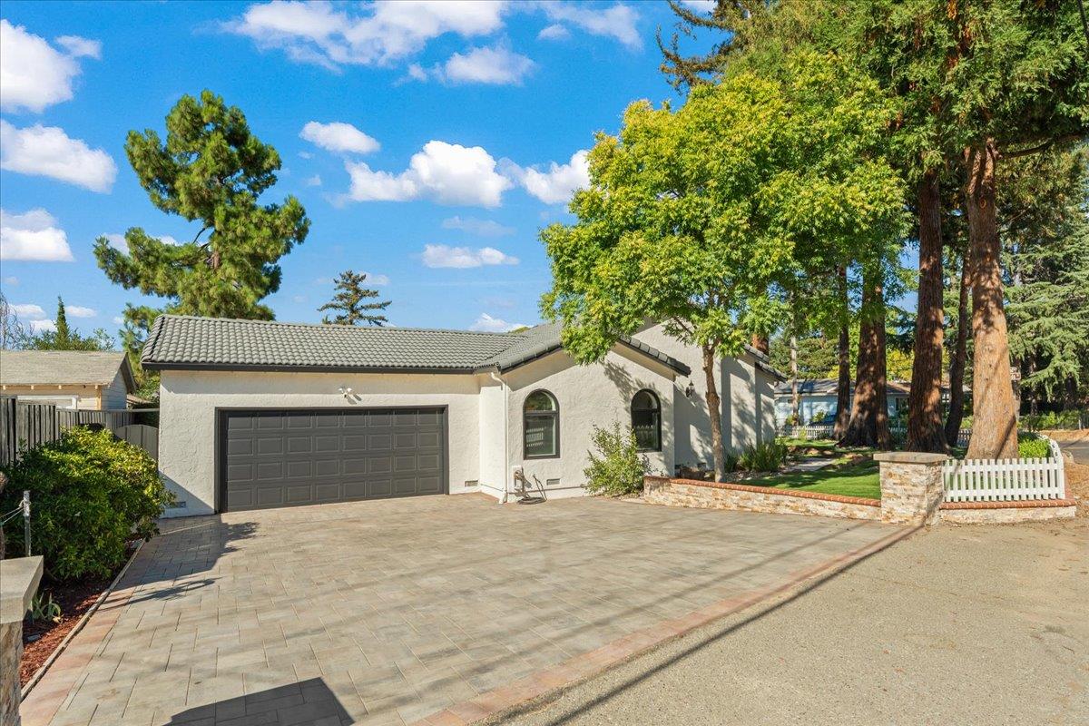 Detail Gallery Image 13 of 53 For 14375 La Rinconada Dr, Los Gatos,  CA 95032 - 4 Beds | 2/1 Baths